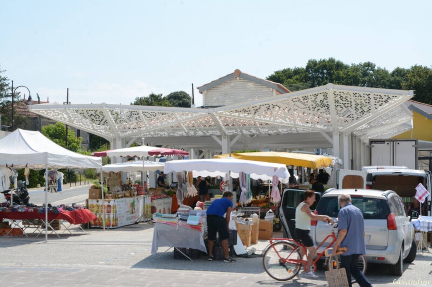 Studio vacances Les Mathes — L'Écrin Éminence · Marchés & gastronomie